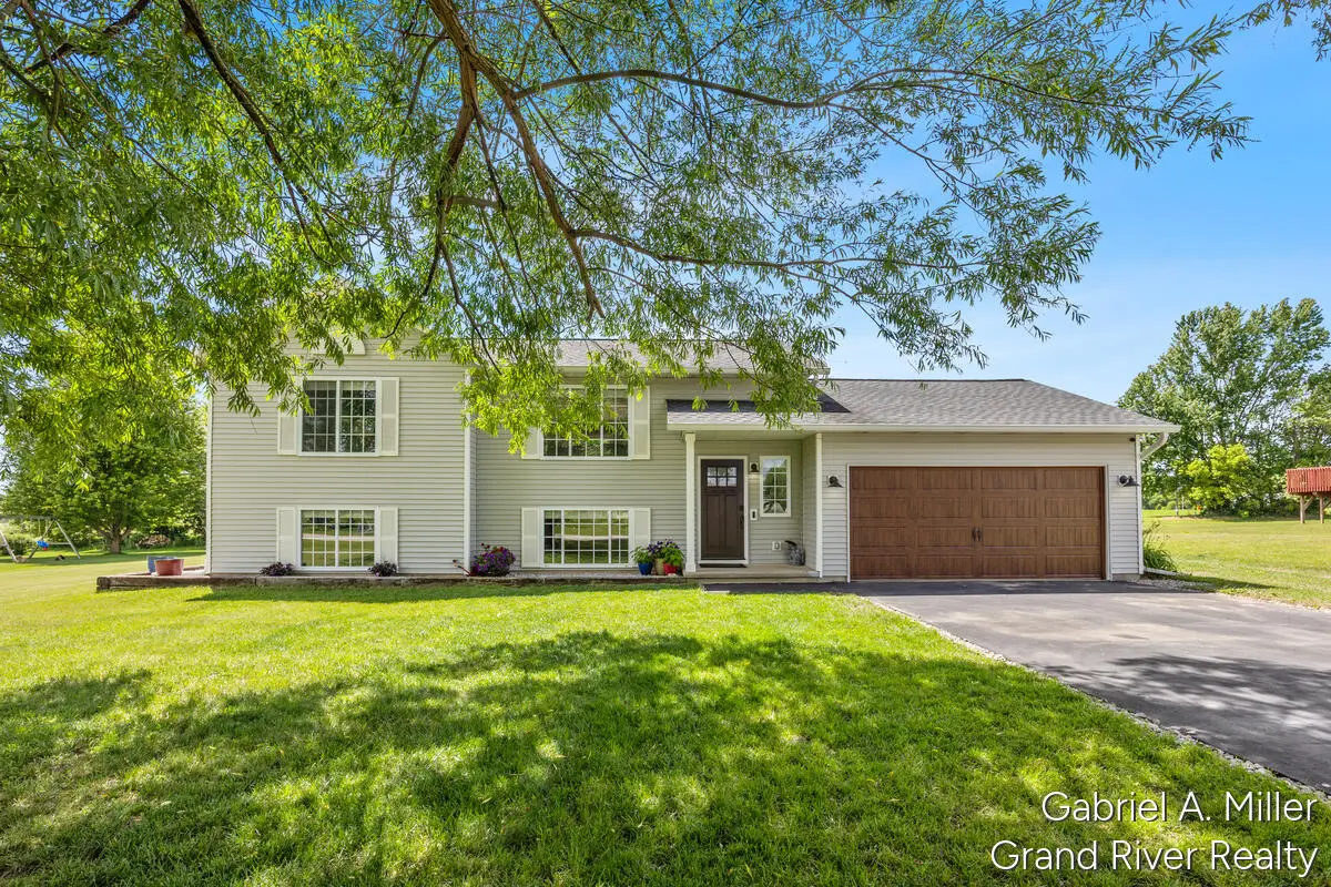 13555 Becker Court Ne, Cedar Springs, MI 49319 - #1