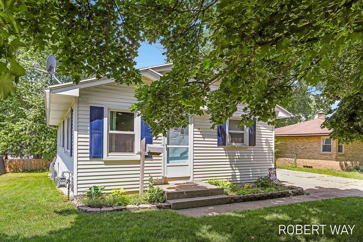 3815 Perry Avenue Sw, Wyoming, MI 49519 - #1