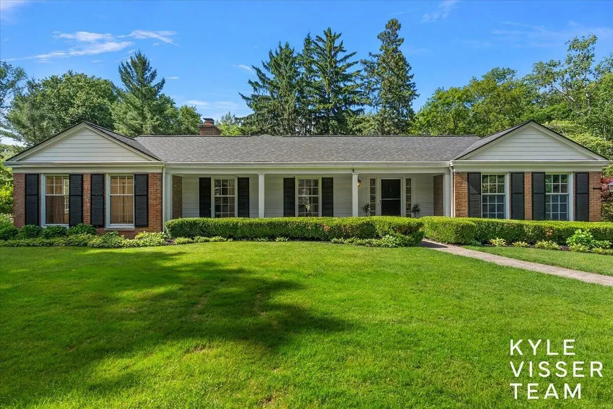 2089 Robinson Road Se, Grand Rapids, MI 49506 - #1