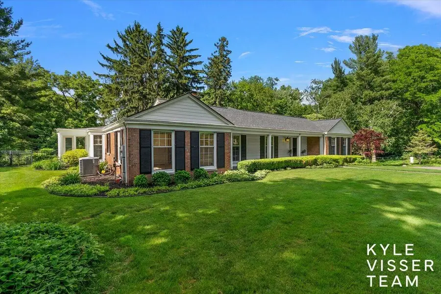 2089 Robinson Road Se, Grand Rapids, MI 49506 - #3