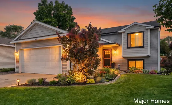 130 Regent Street Se, Kentwood, MI 49548