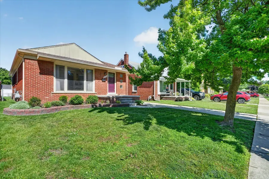 6796 Norwood Avenue, Allen Park, MI 48101 - #2