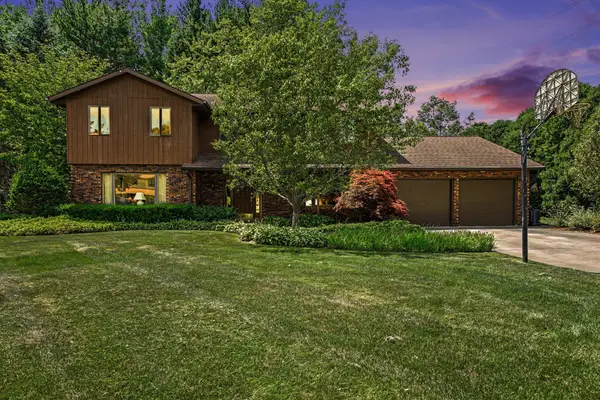 2616 Oakbrook Drive, St. Joseph, MI 49085