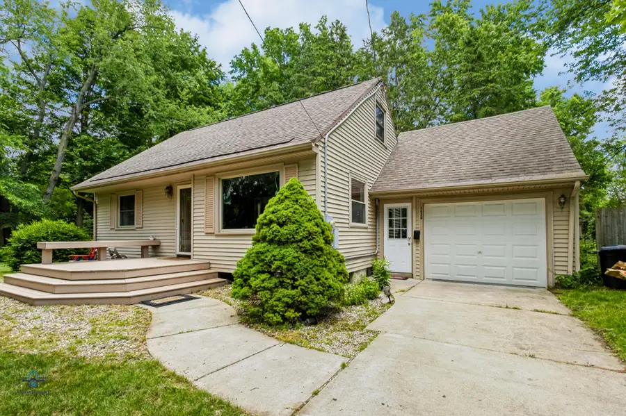 1420 Owen Street, Lansing, MI 48915 - #2