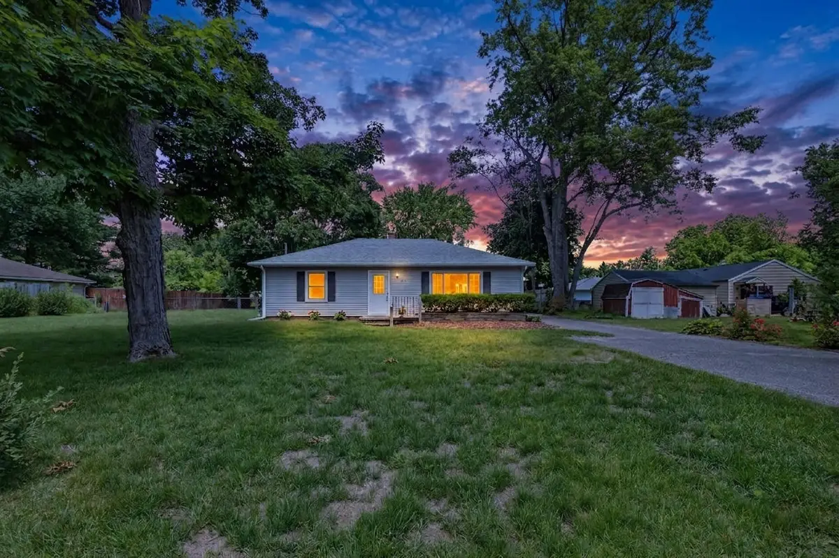 1049 Bloomfield Avenue, Plainwell, MI 49080 - #1