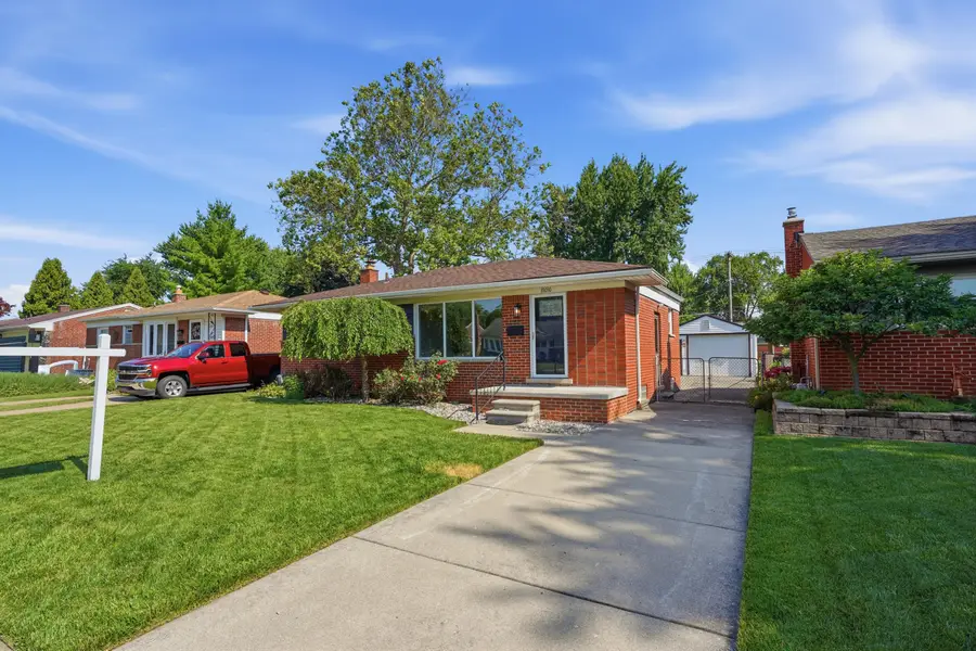 33030 Barton Street, Garden City, MI 48135 - #2