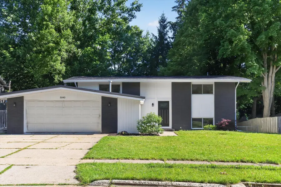 5043 New Orleans Street Ne, Rockford, MI 49341 - #2