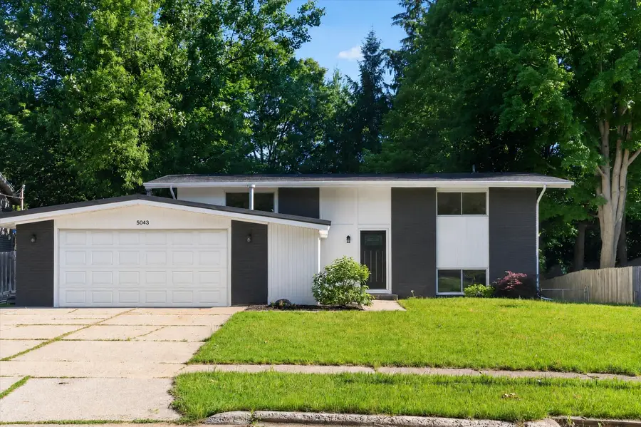 5043 New Orleans Street Ne, Rockford, MI 49341 - #3