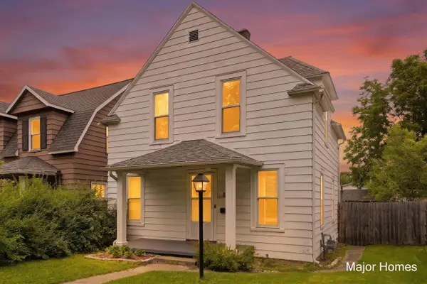 839 Crescent Street Ne, Grand Rapids, MI 49503