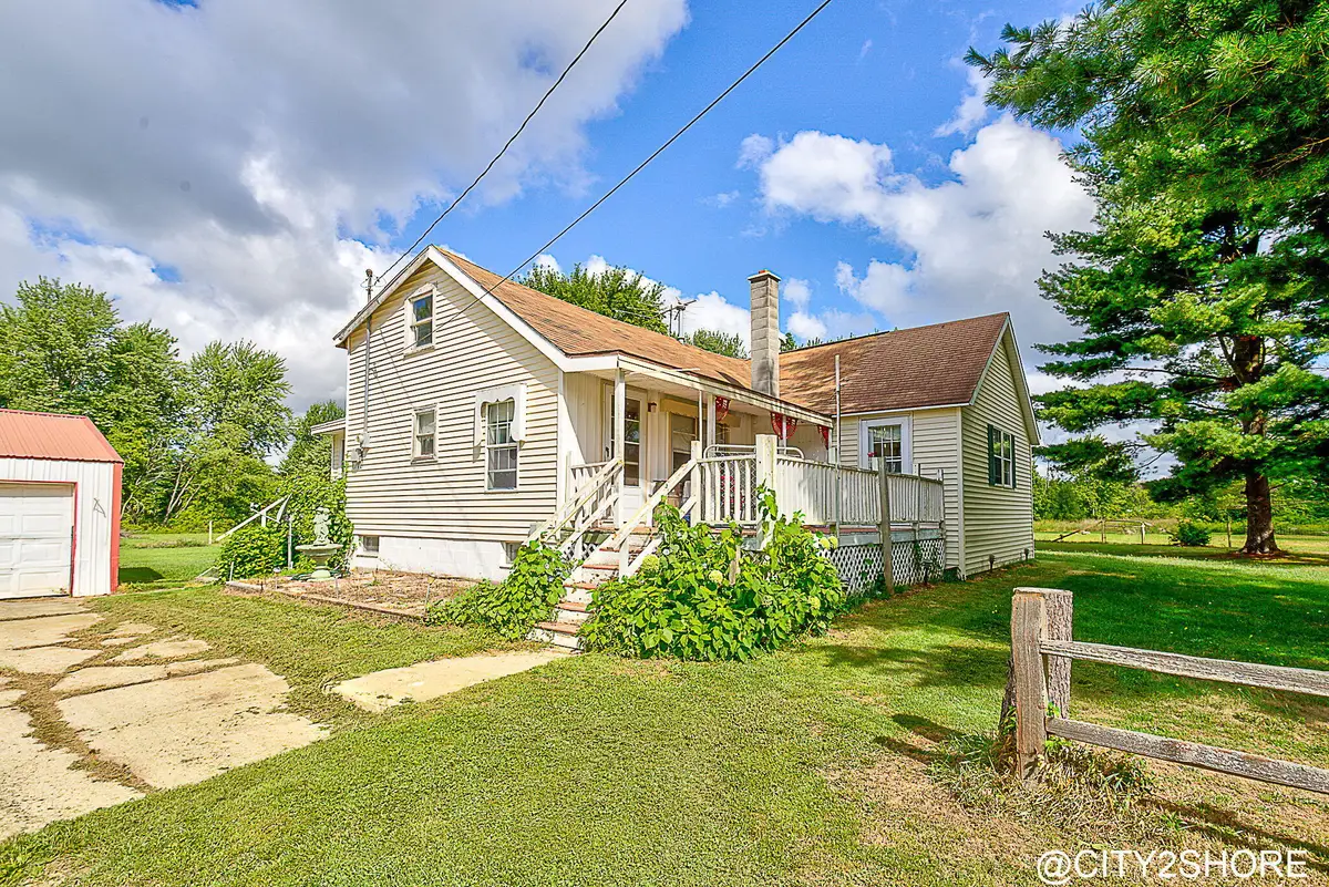 9905 52nd Ave, Allendale, MI 49401 - #1