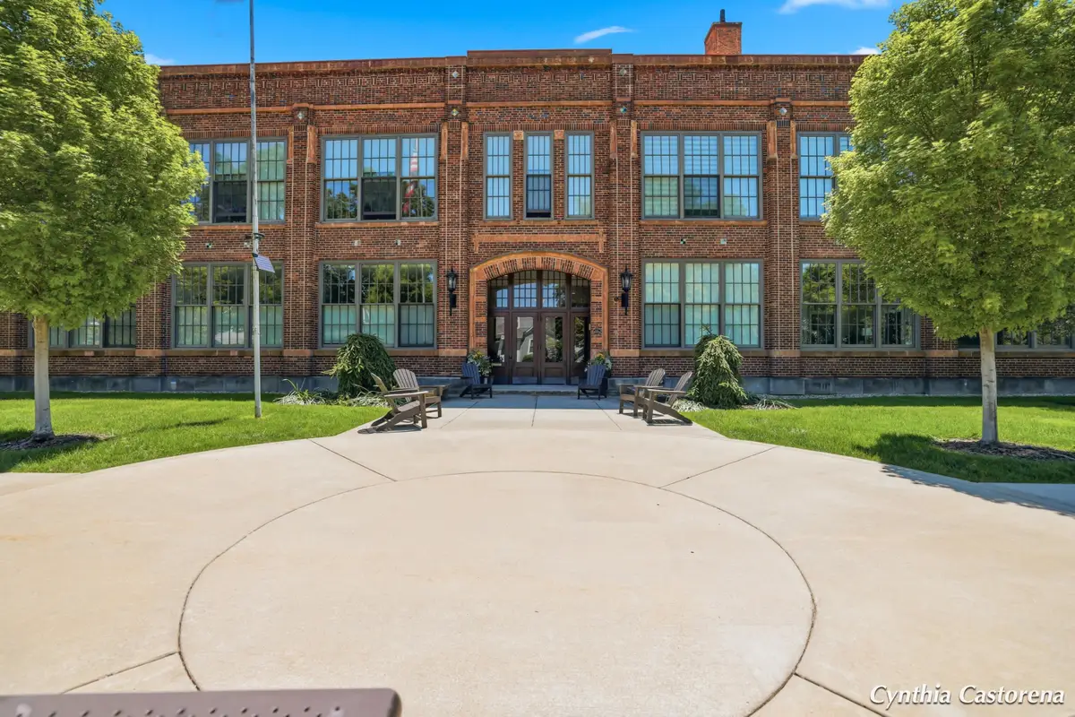 156 W 11th Street #102, Holland, MI 49423 - #1
