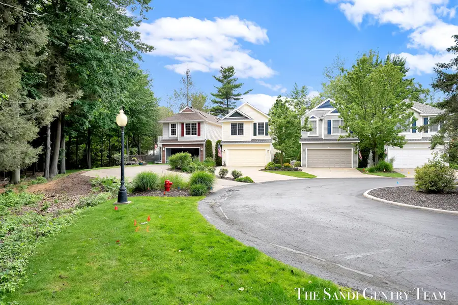 931 Bluff Creek Drive #21, Grand Haven, MI 49417 - #3