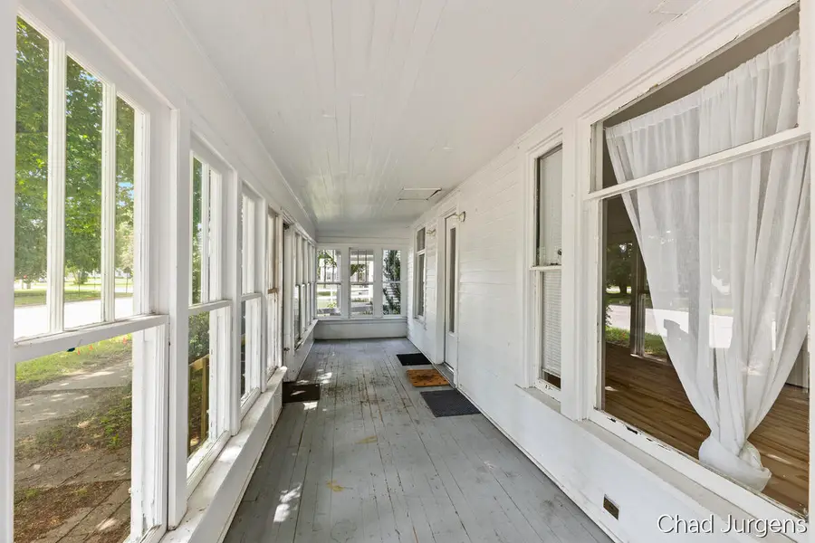 516 N Michigan Avenue, Big Rapids, MI 49307 - #3