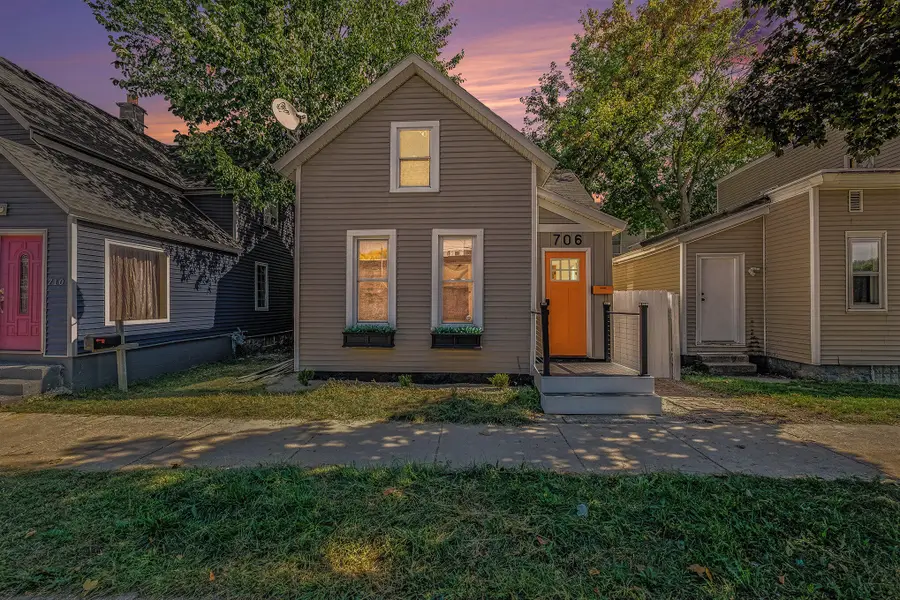 706 Alpine Avenue Nw, Grand Rapids, MI 49504 - #2