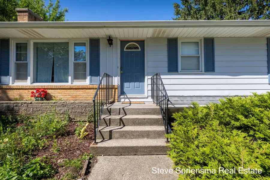 1355 Derby Drive Nw, Grand Rapids, MI 49504 - #2