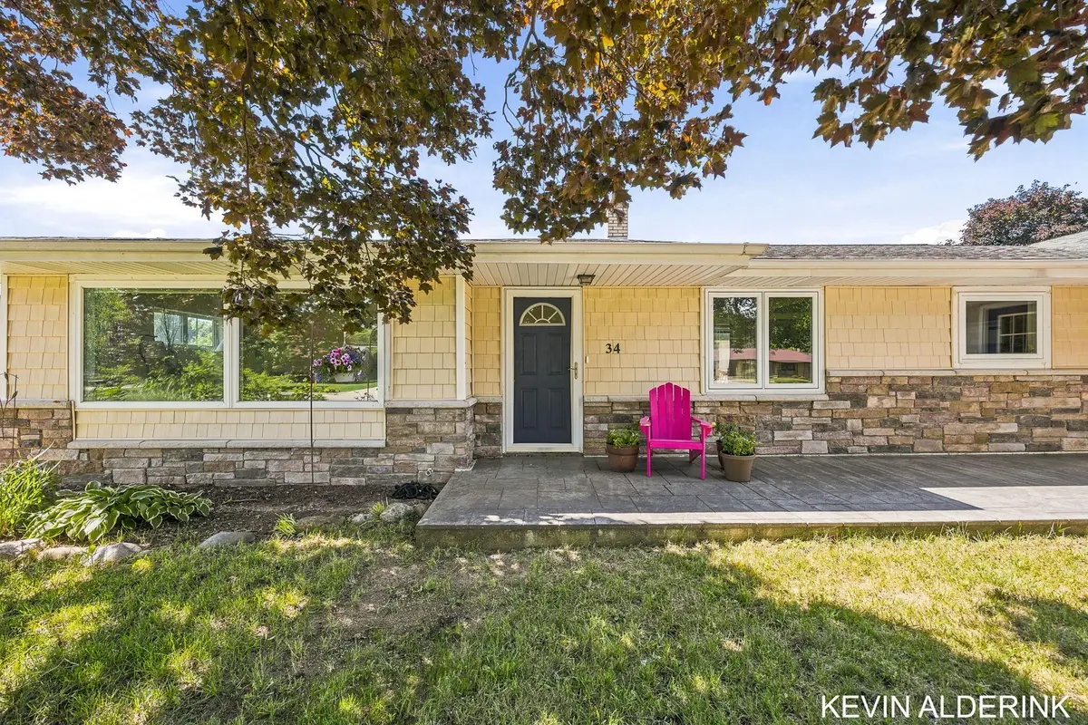 34 W 37th Street, Holland, MI 49423 - #1