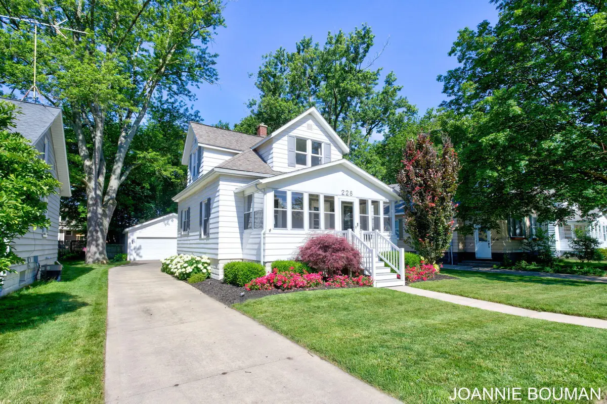 228 N Ottawa Street, Zeeland, MI 49464 - #1