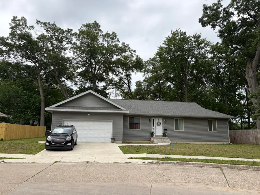 1077 Leonard Avenue, Muskegon, MI 49442 - #2