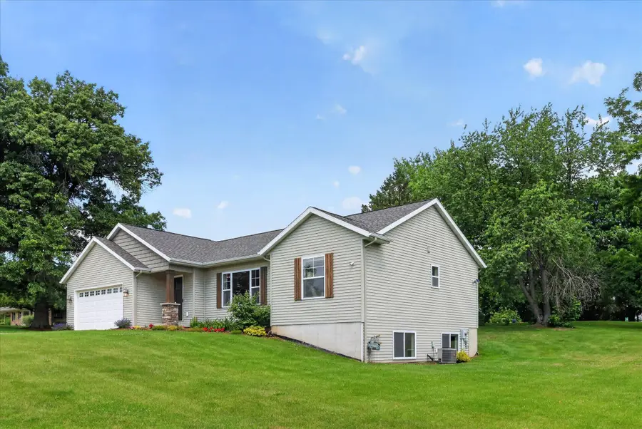 2747 4 Mile Road Nw, Grand Rapids, MI 49544 - #2