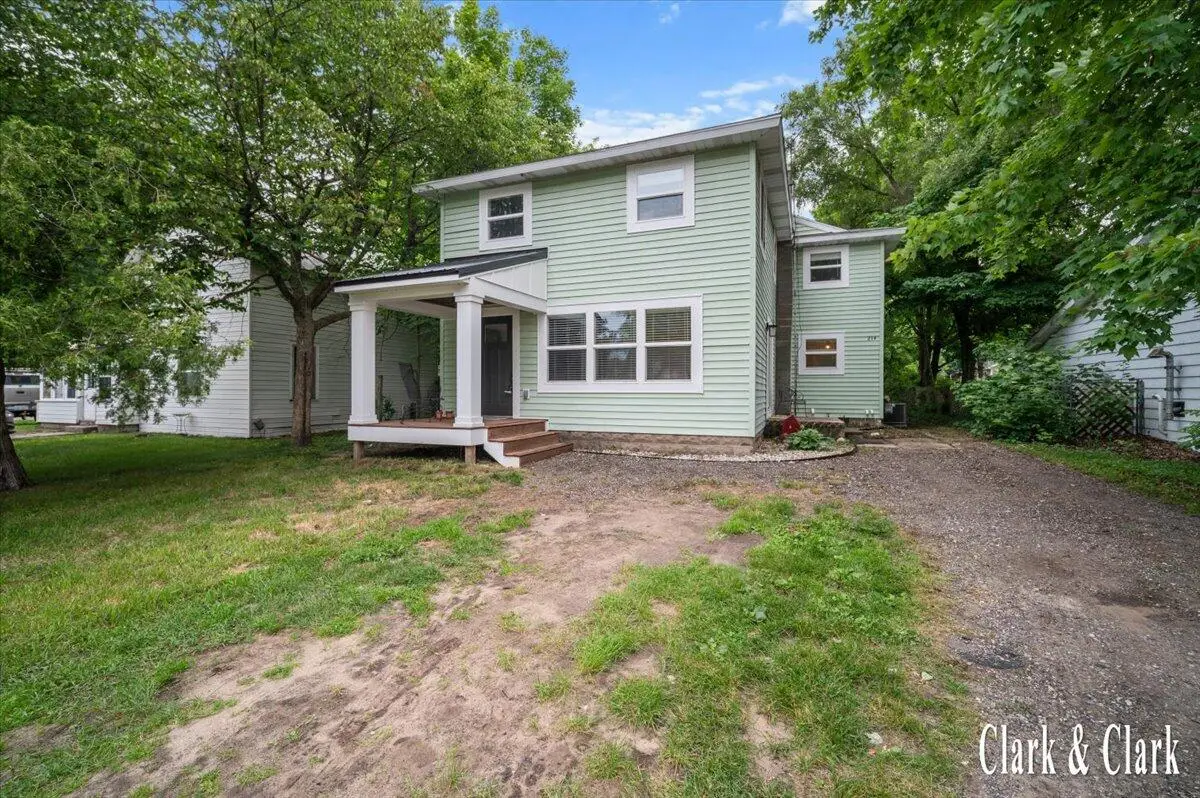 214 N Lincoln Street, Howard City, MI 49329 - #1