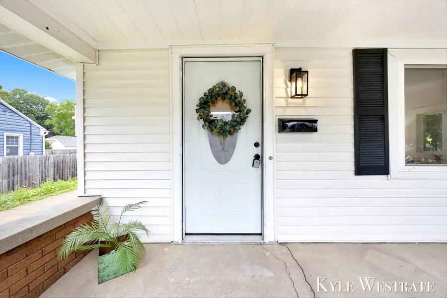 930 Powers Avenue Nw, Grand Rapids, MI 49504 - #3