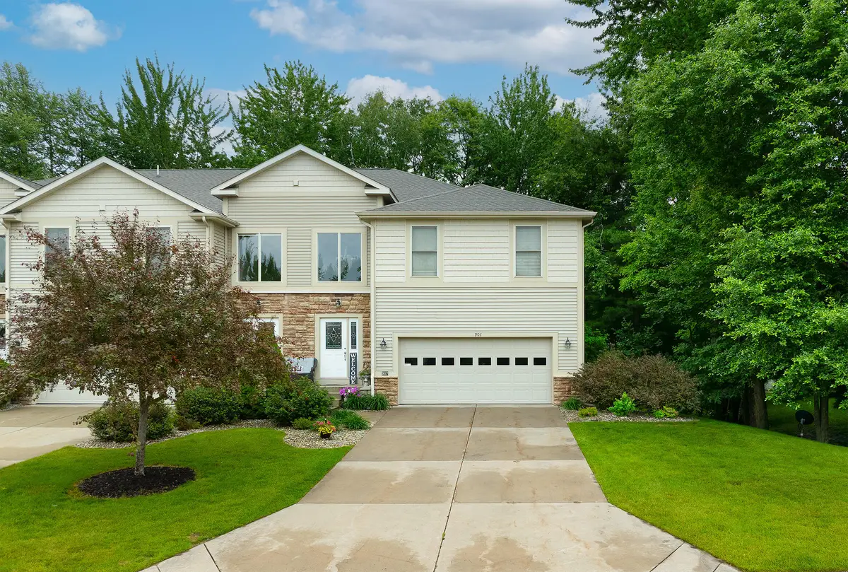 907 N Sandalwood Circle #71, Muskegon, MI 49441 - #1