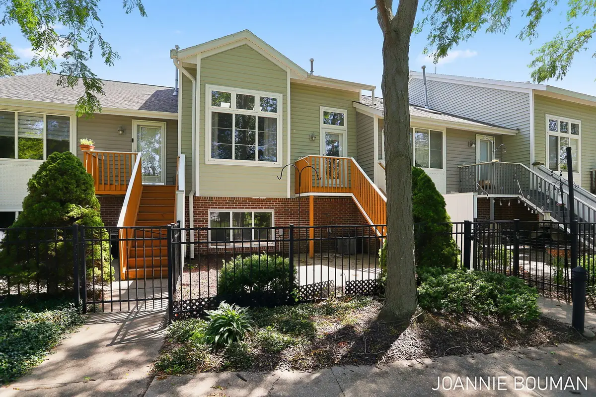 1389 Quarterline Commons #11, Holland, MI 49423 - #1