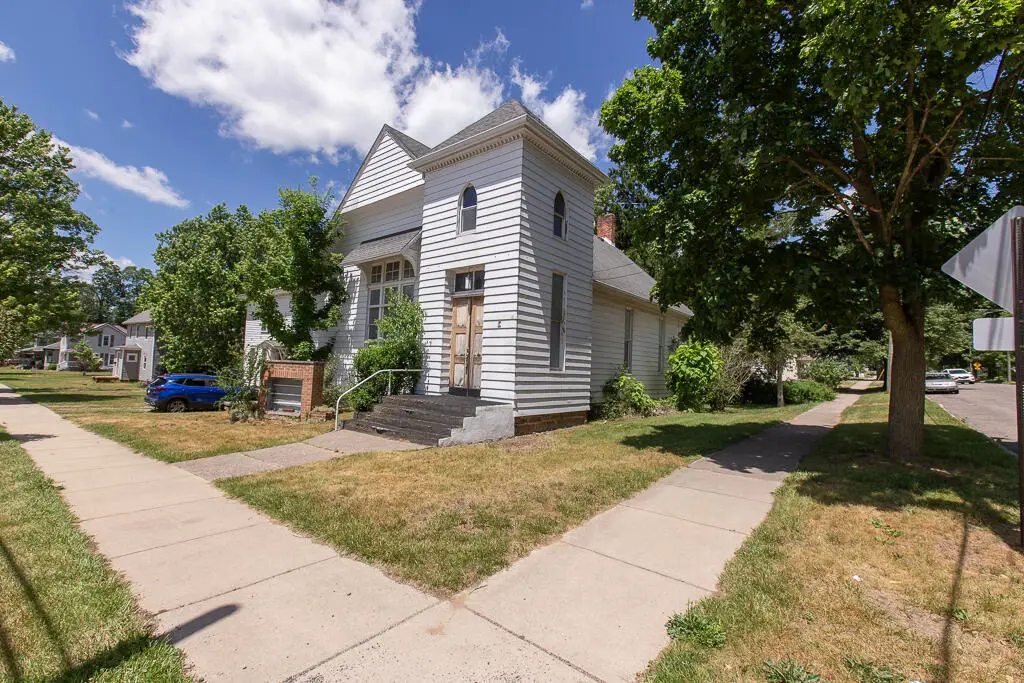 31 Vine Street, Hillsdale, MI 49242 - #1