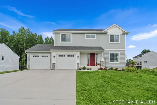 1060 Barnwood Drive, Wayland, MI 49348