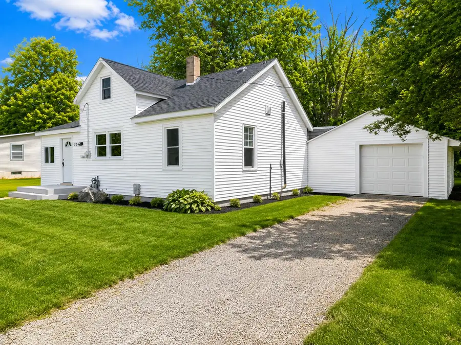 226 Cedar Street Ne, Cedar Springs, MI 49319 - #3