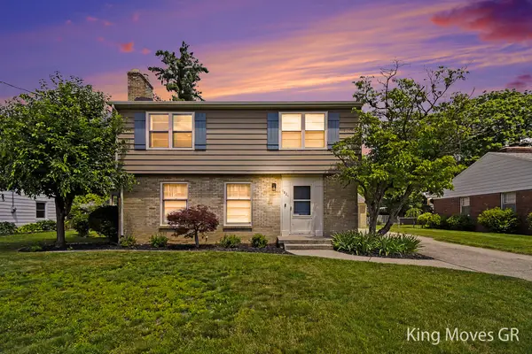 1821 Eastbrook Street Se, Grand Rapids, MI 49508