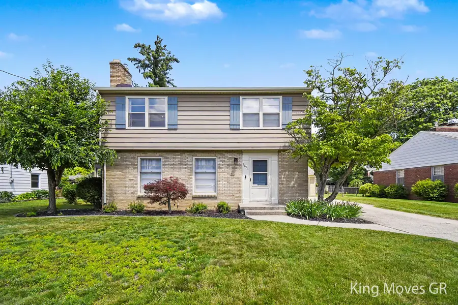 1821 Eastbrook Street Se, Grand Rapids, MI 49508 - #2