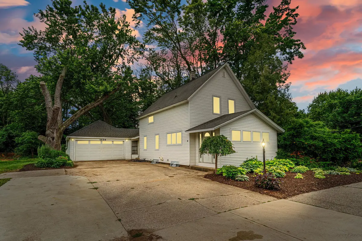 1632 W Lakewood Boulevard, Holland, MI 49424 - #1