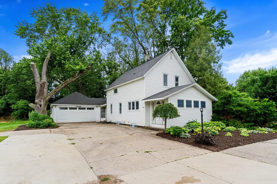 1632 W Lakewood Boulevard, Holland, MI 49424 - #2