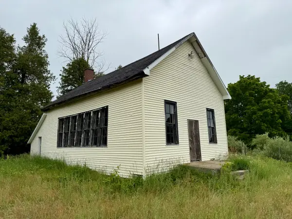 4016 W Conrad Road, Ludington, MI 49431