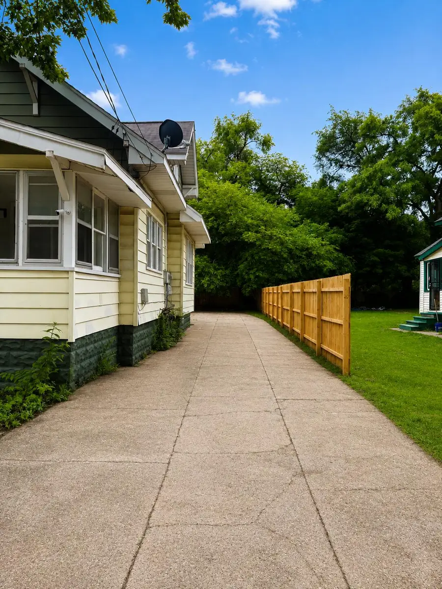 657 Allen Avenue, Muskegon, MI 49442 - #2