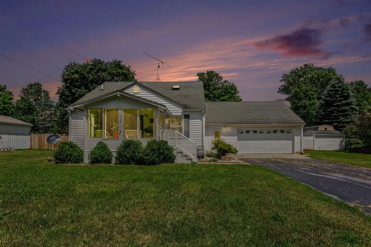 728 Ohio Avenue, Fremont, MI 49412 - #1