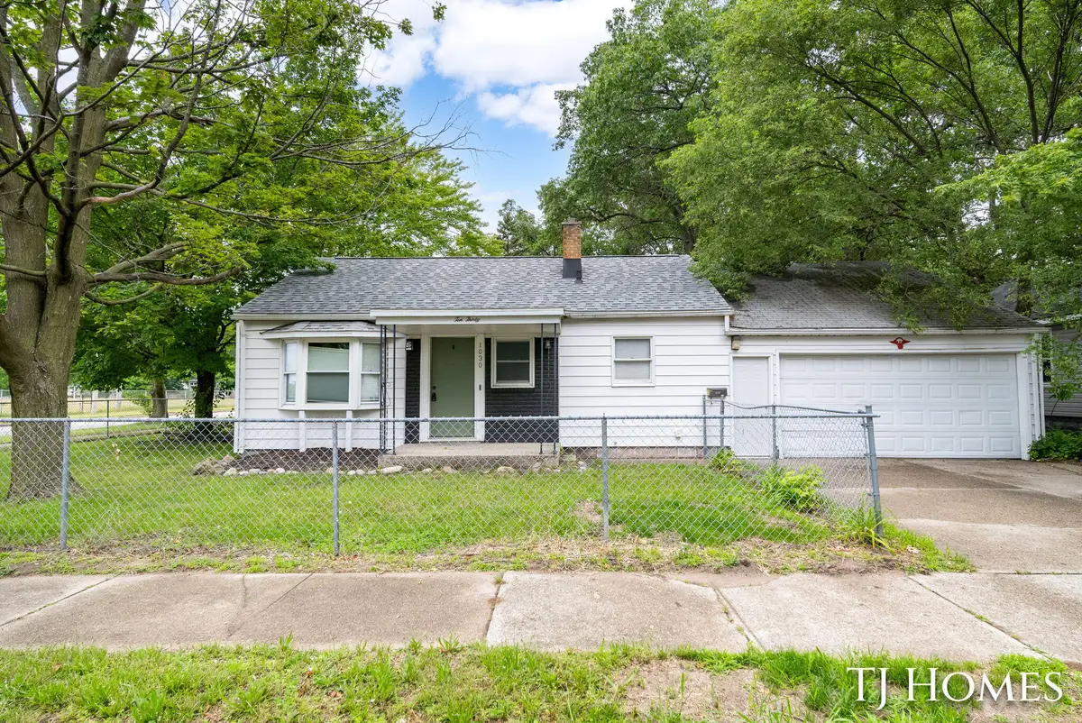 1030 Calvin Avenue, Muskegon, MI 49442 - #1
