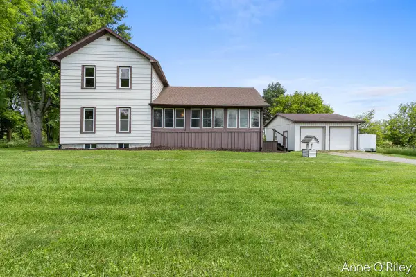 2811 E Vermontville Highway, Charlotte, MI 48813