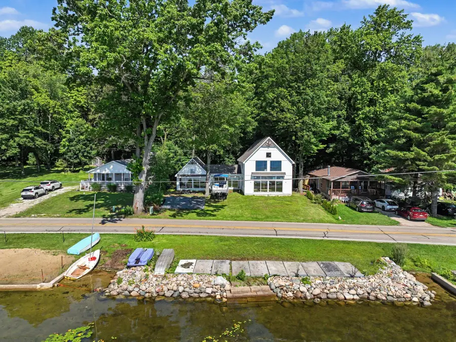 50756 Garrett Road, Dowagiac, MI 49047 - #2