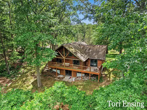 15400 Meddler Avenue Ne, Gowen, MI 49326