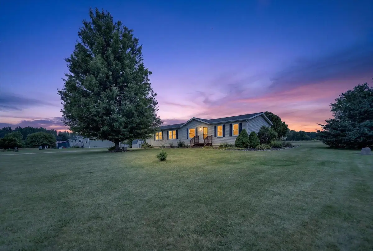 3663 S Lyons Road, Lyons, MI 48851 - #1