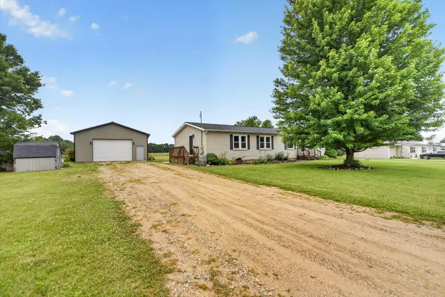 3663 S Lyons Road, Lyons, MI 48851 - #2