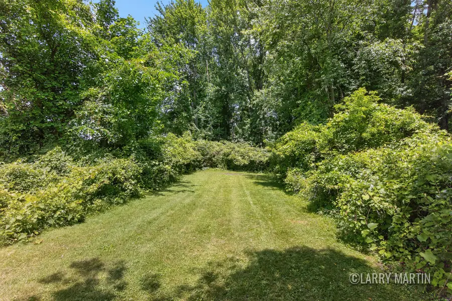 8840 Burlingame Avenue Sw, Byron Center, MI 49315 - #2