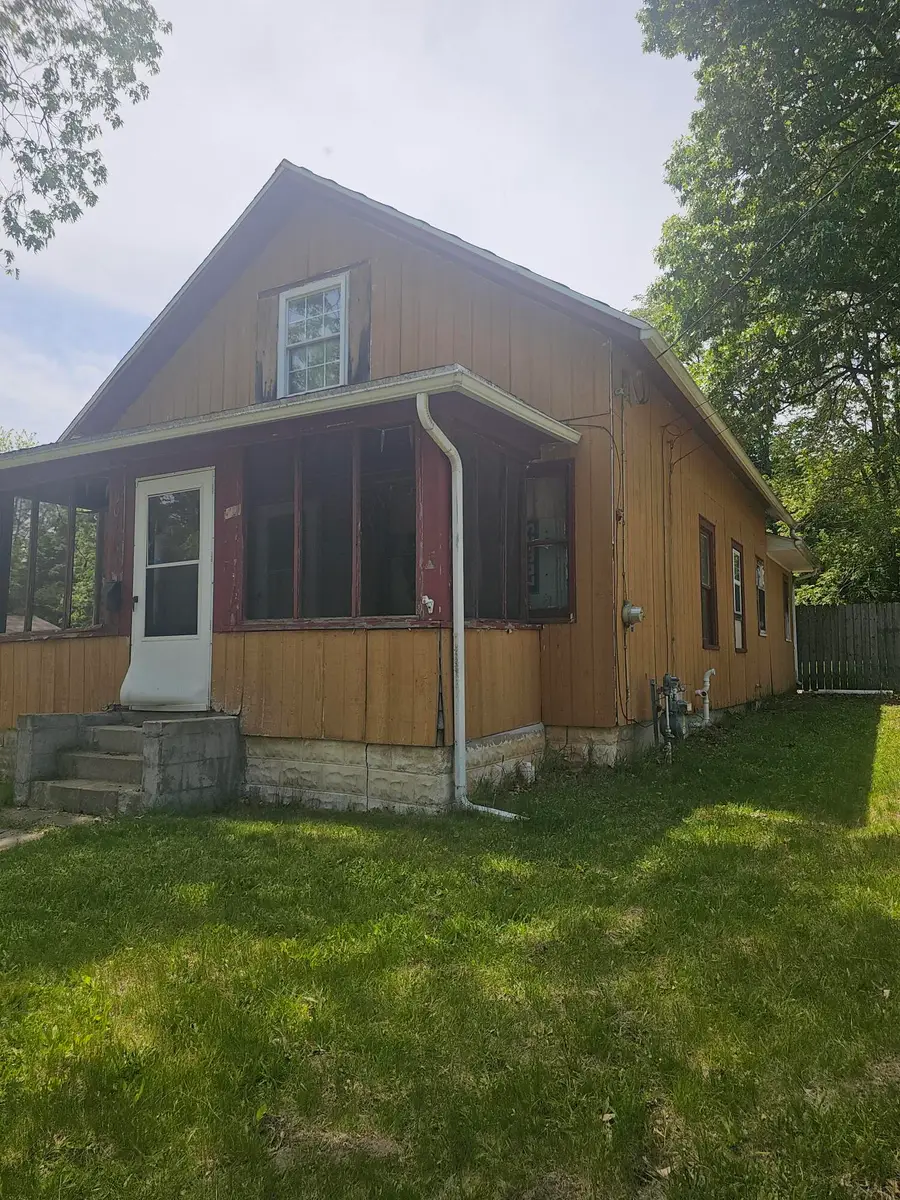 907 N Albion Street, Albion, MI 49224 - #3