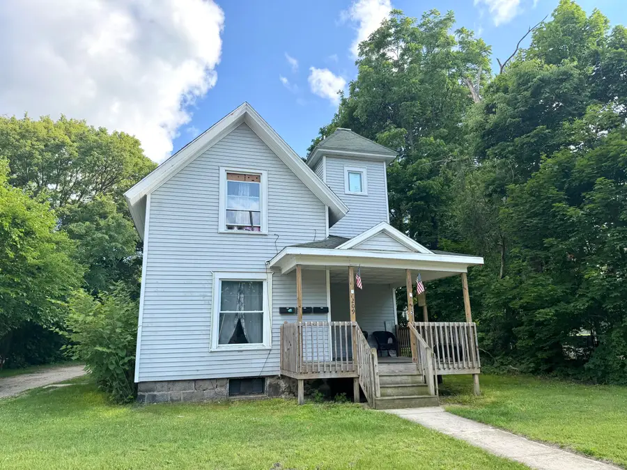 209 E Washington Street, Greenville, MI 48838 - #3