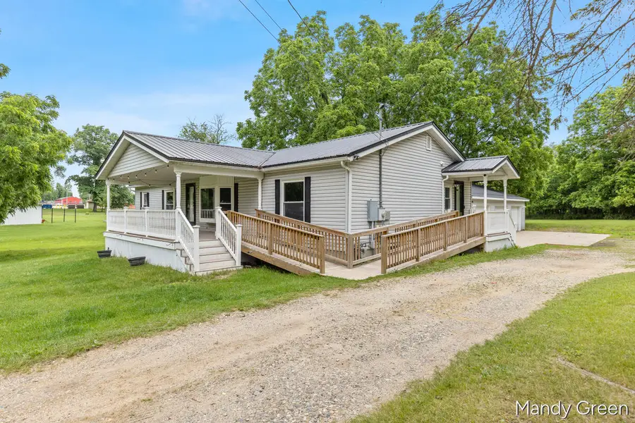 518 N Williams Street, Carson City, MI 48811 - #2