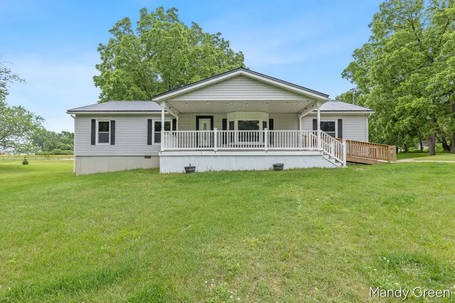 518 N Williams Street, Carson City, MI 48811 - #3