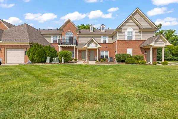 27333 Hidden Oaks Drive, Trenton, MI 48183