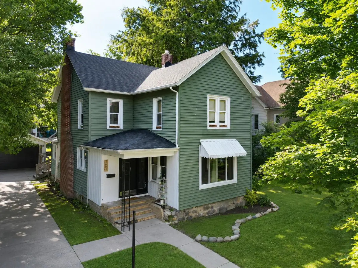 207 S Barry Street, Greenville, MI 48838 - #1